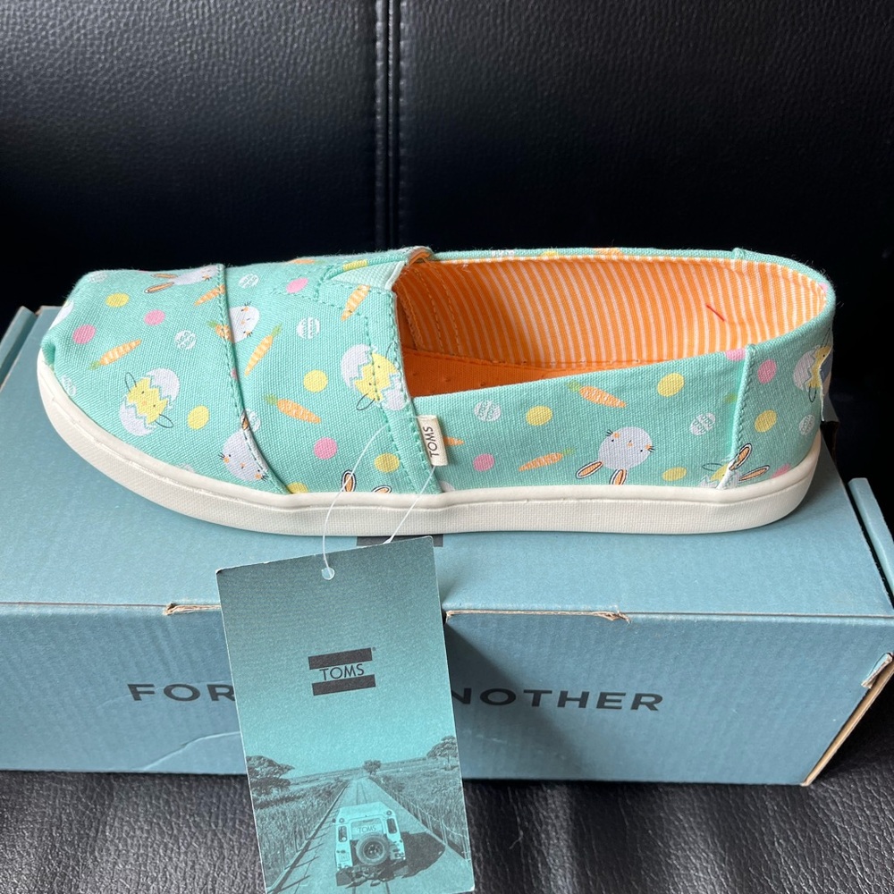 Kids Classic Green Toms - Bunnies/Chicks Print - BRAND NEW